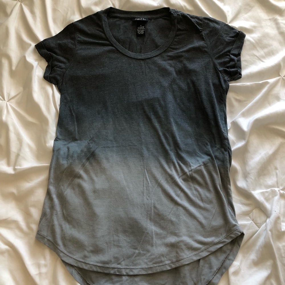 Rue 2- Gradient Tee